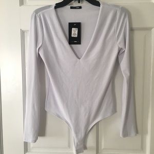 Fashion Nova Louise V neck White bodysuit size m